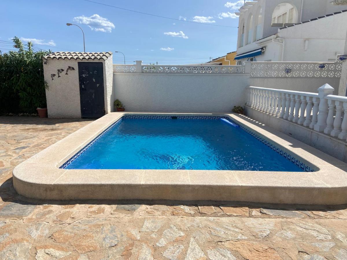 Villa Rhoda With Private Pool Torrevieja